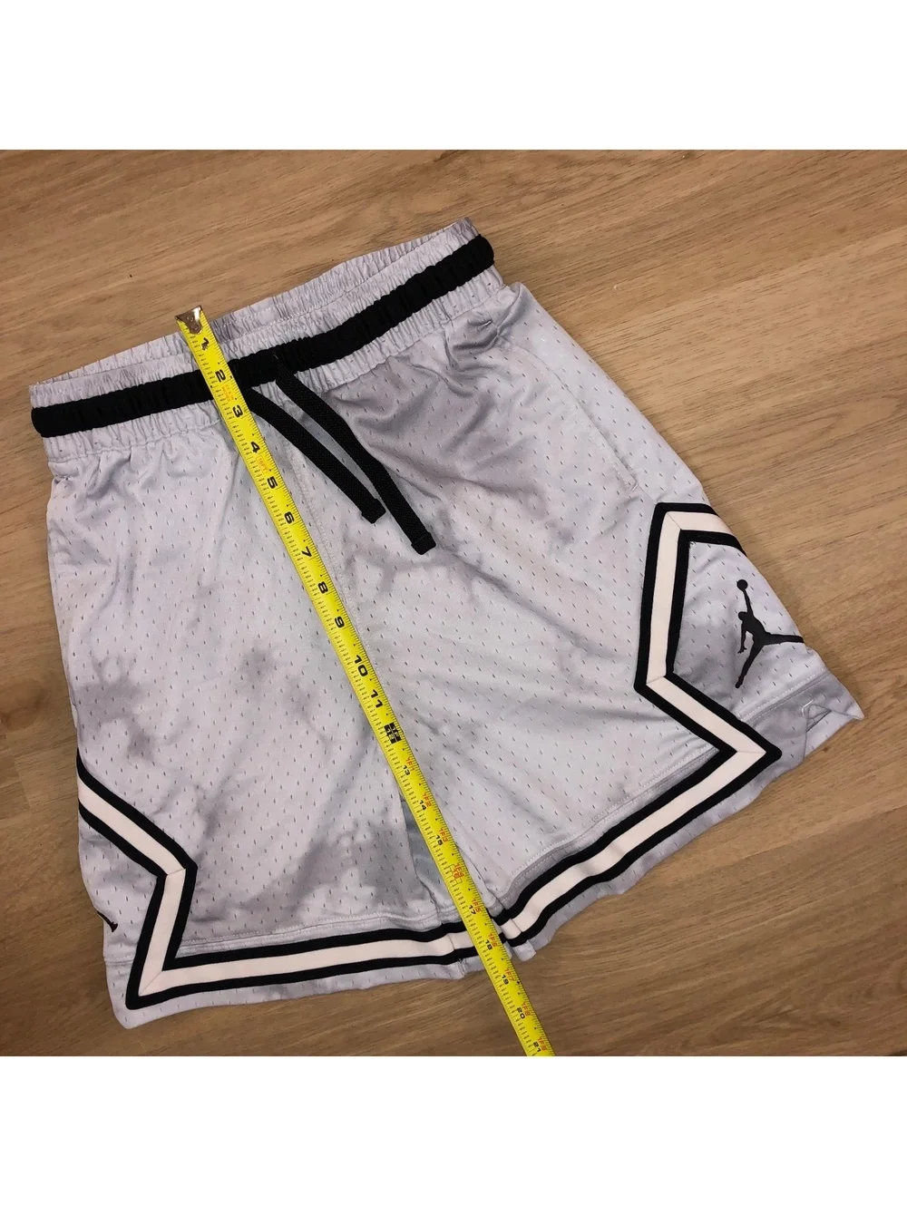 NIKE AIR JORDAN DRI FIT BREAKFAST CLUB DIAMOND SHORTS WHITE BLACK MENS SZ SMALL